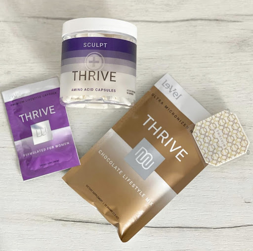 thrive_bylevel's tweet photo. Welcome to your new morning routine! Quick, simple, effective is what these 3 Steps each morning are all about.

Step 1: Lifestyle Capsules (try adding Sculpt with your Step 1!)
Step 2: Lifestyle Mix
Step 3: DFT https://t.co/7ueRua6JOQ