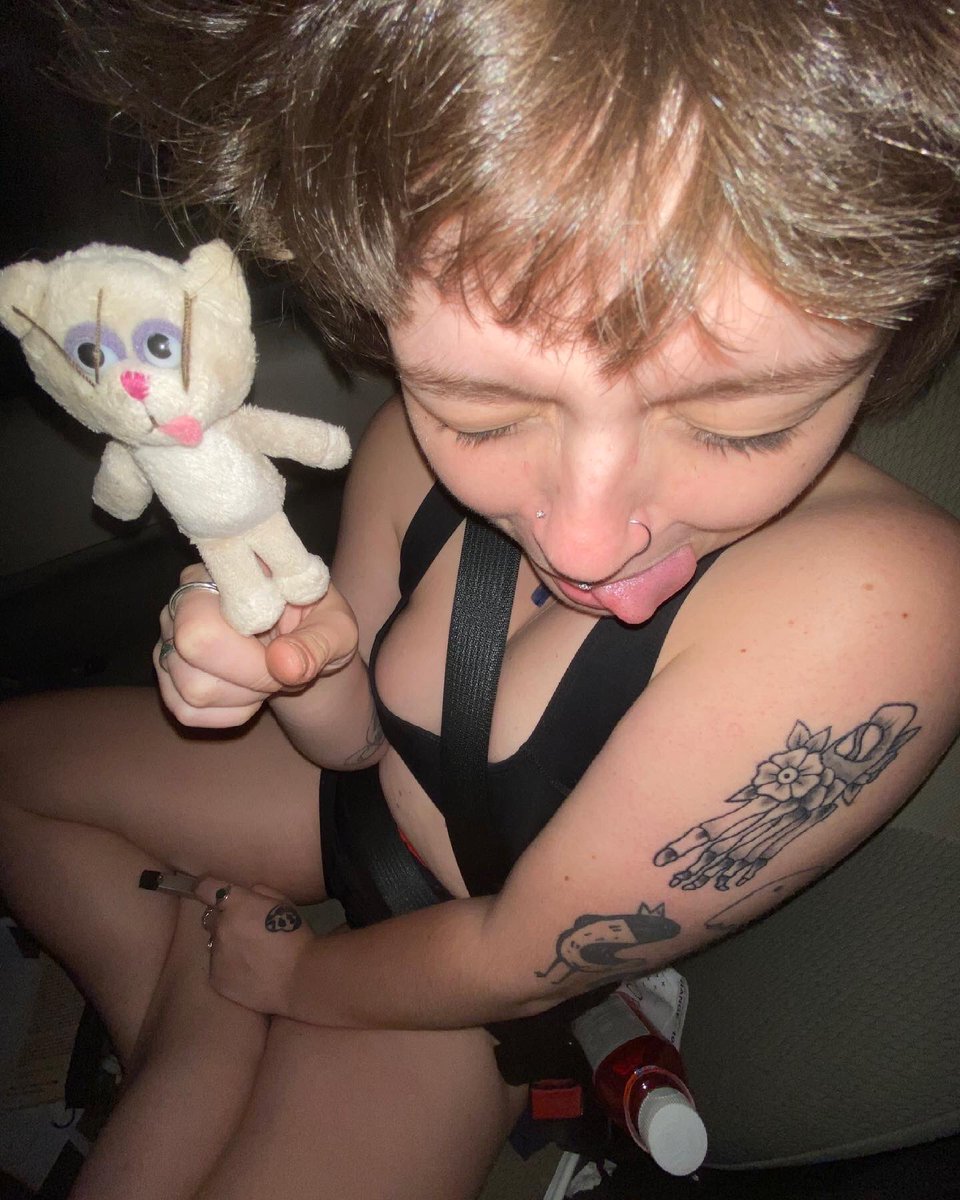 birdshitbella's tweet photo. updates only!! i’m genuinely happier than i’ve been in a long time, but i’m still just as chaotic. just comfy in my skin and the people in my life. feelin blissful ig https://t.co/6Bm4Znyyva