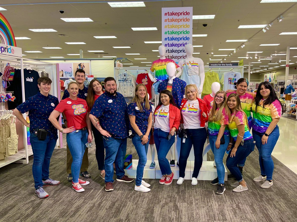 “Whoever you are, however you identify in the world, YOU ARE BEAUTIFUL.” #PrideMonth #loveislove #beyou #proud <a href="/Eustolio/">Eustolio Calderon</a> <a href="/Hime2676/">Jayme Rogers</a> <a href="/whatkirasays/">Whatkirasays</a>