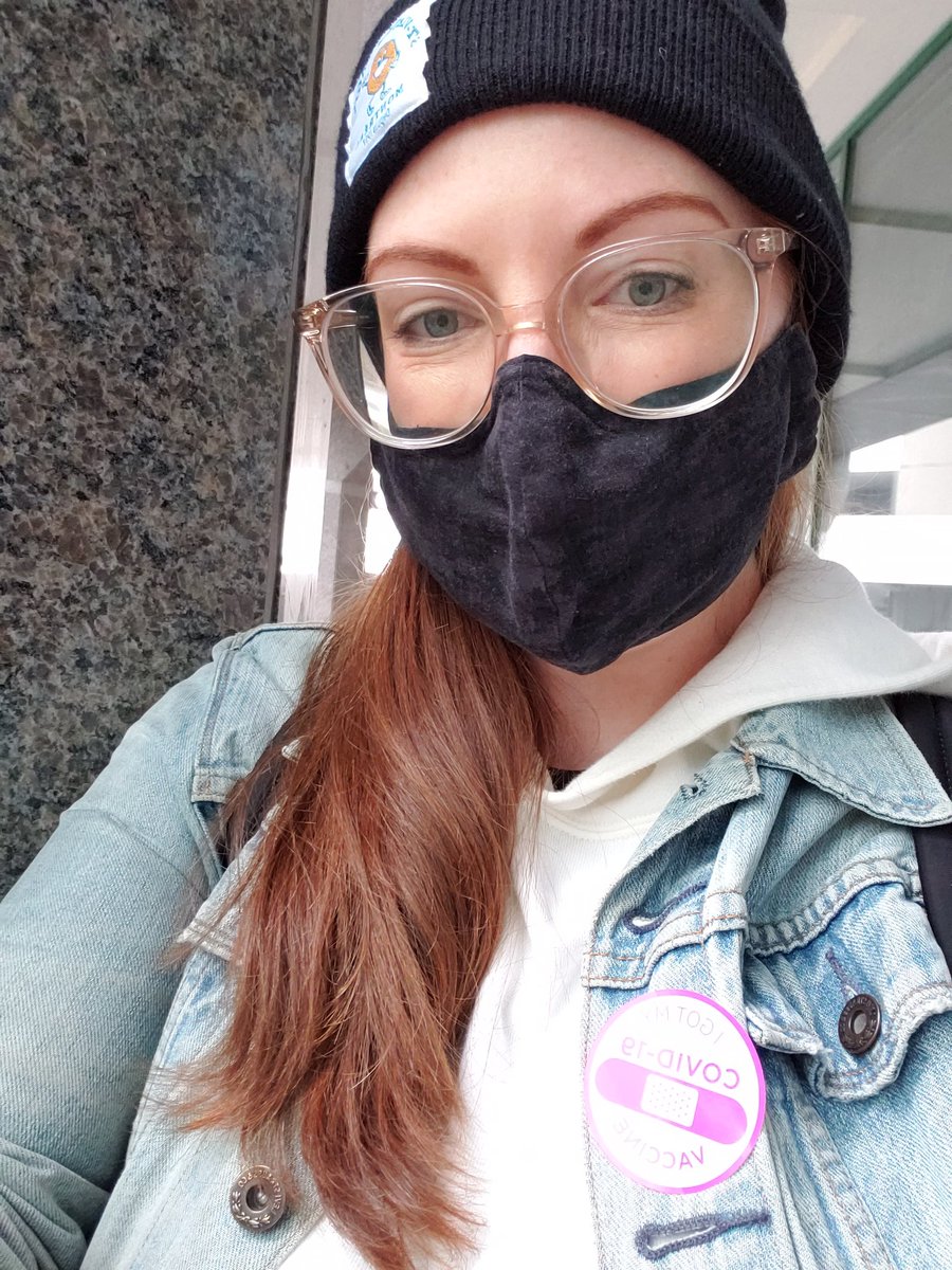 tenneyloweth's tweet photo. IT'S FRIDAY, FRIDAY, GOTTA GET VAXXED ON FRIDAY #PfizerGang https://t.co/LoOqeVH7Ox