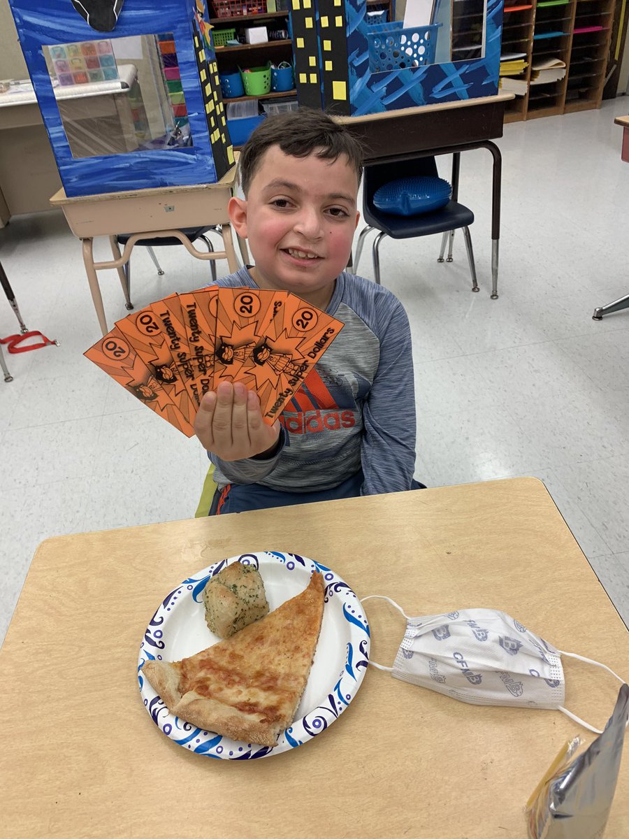 MissDagnall1's tweet photo. 120 super dollars = a special lunch with the teacher! What fun celebrating the hard work these 2 do every day! @BasdFtHill https://t.co/azshn7aQqj
