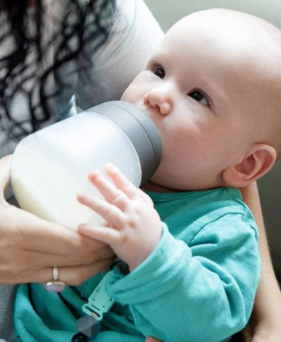 MacroBabyBrasil's tweet photo. The Nanobebe Flexy Silicone Bottle is an advanced baby feeding bottle. This ultra-soft, breast-like silicone baby bottle features a triple-vented anti-colic, non-collapsible nipple design for a happy, gas-free baby.

Shop Now: https://t.co/uuRQr2s3BK https://t.co/O7XwHM0FmM