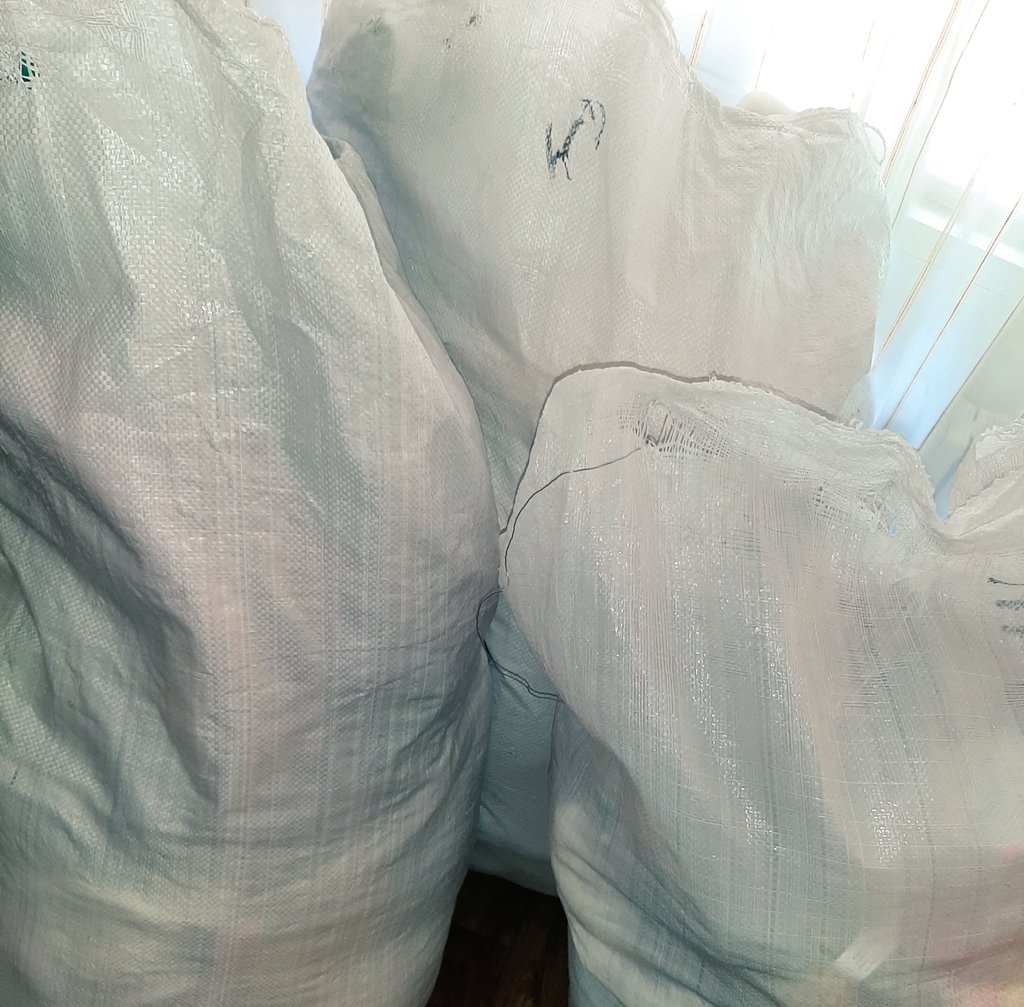 ثريد مهم 🚶‍♂️

اليوم راح اشارك معاكم رحلتي في ايباي كيف وصلت لمرحلة اشرتي منتجات بالجملة

- كيف تعرف...