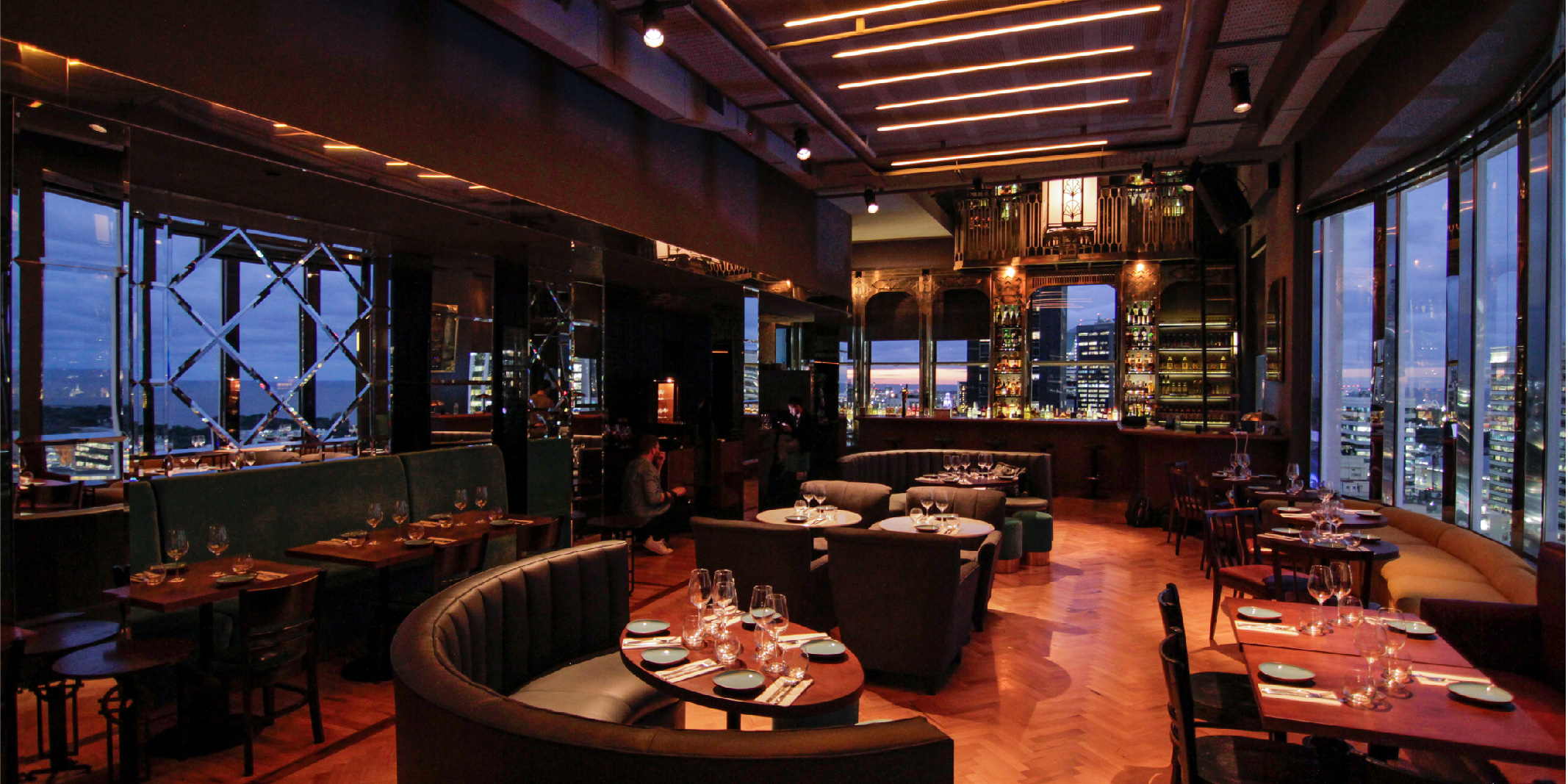 Turismo Buenos Aires on X: "El Trade Sky Bar fue elegido como uno de los 25 mejores rooftop bars del mundo por #Timeout. 🙌 🎉¡Felicitaciones Trade Skybar!🎉 Descubrí el ranking completo 👉