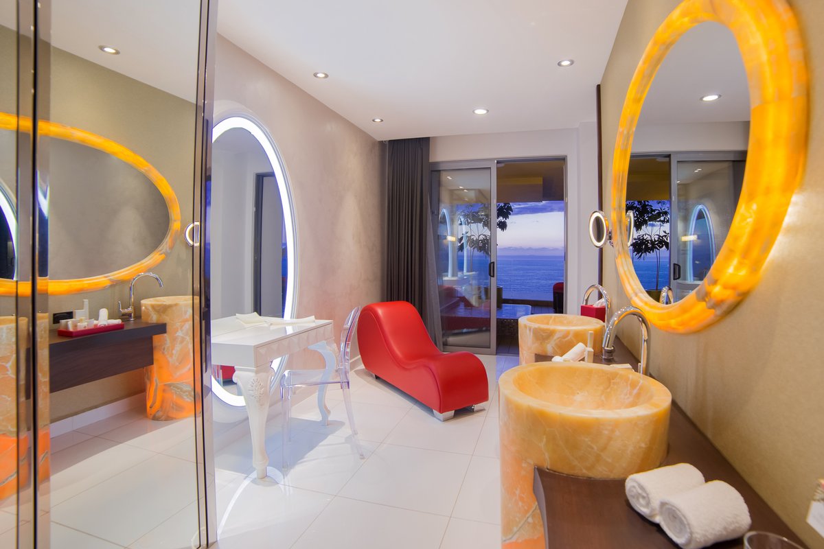 One night in the Mousai Suite and your expectations of luxury will be changed forever... The seductive decking, complete with a private gold tiled Jacuzzi is like a contemporary work of art bursting with vivacity.

#hotelmousai #puertovallarta #luxurylifestyle