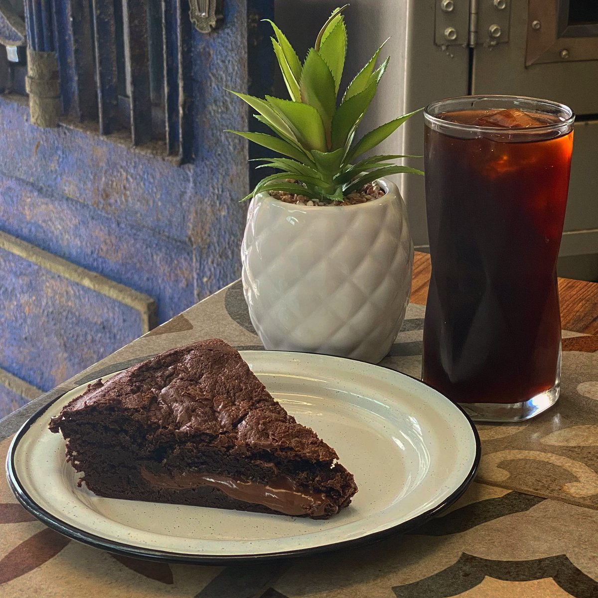 betocarcagno's tweet photo. Nada que un #BrownieDeSartén y un #ComdBrew helado no puedan resolver 🥰. https://t.co/bJFinNL9Ck