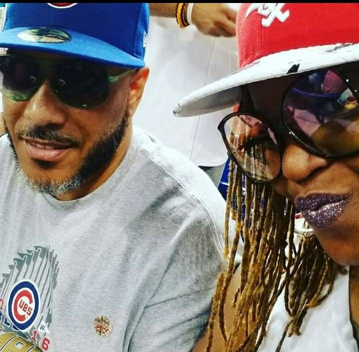 TheRealSoxChic's tweet photo. @wessjargo I wear my #WhiteSox Ish and I've been to plenty of games with bae! Once we took the train &amp; it was the whole TRAIN AGAINST #SOXCHIC I didn't care 1 bit. It's my Boys or NOTHING💪⚾️ 
 #GOSOX #REPYOTEAM #WHITESOX https://t.co/TWSLuik07E
