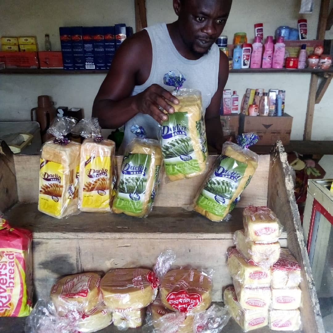 RachaelGodwin13's tweet photo. @GPennyFoods 
He has always been my bread seller from the onset. He's the best. Thank you for this opportunity.
#justasprinkle
#feedingnaija https://t.co/jOTpPgJYXQ