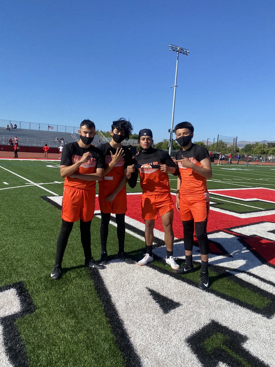 gonzales_track's tweet photo. Spartans Track: they ran, they jumped, they got lazy but then they conquered 💪🏼 🧡🖤 #CCSbound #relays #throws #jumps #SpartanPride https://t.co/5trQV0Zmg1