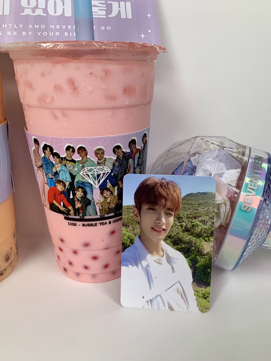 ItsMeMariMur's tweet photo. A rainy day but still a great day to celebrate #6YearsWithSVT #LoveSVTea ๐๐๐
Thanks again @TheDancingTiger for putting this together ๐ฅฐ
@pledis_17 #SEVENTEEN #์ธ๋ธํด https://t.co/61q0efm0QG