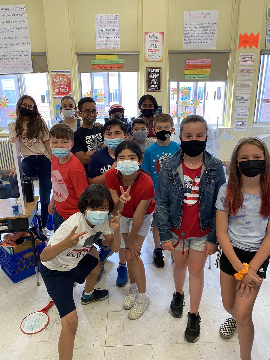 MissCluen's tweet photo. Red, White and Blue Day at WSS! It was so nice to celebrate with some special treats and crafts, after a very unique school year! Happy Memorial Day! 🇺🇸 @wsselementary @OFFICIALFSUFSD https://t.co/WE2HZmkTXq