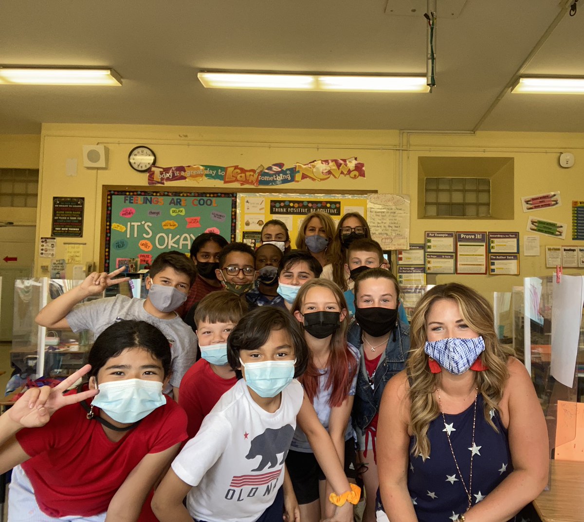 MissCluen's tweet photo. Some more Red, White and Blue fun! ♥️🤍💙 @OFFICIALFSUFSD https://t.co/4ltyhAUhlh