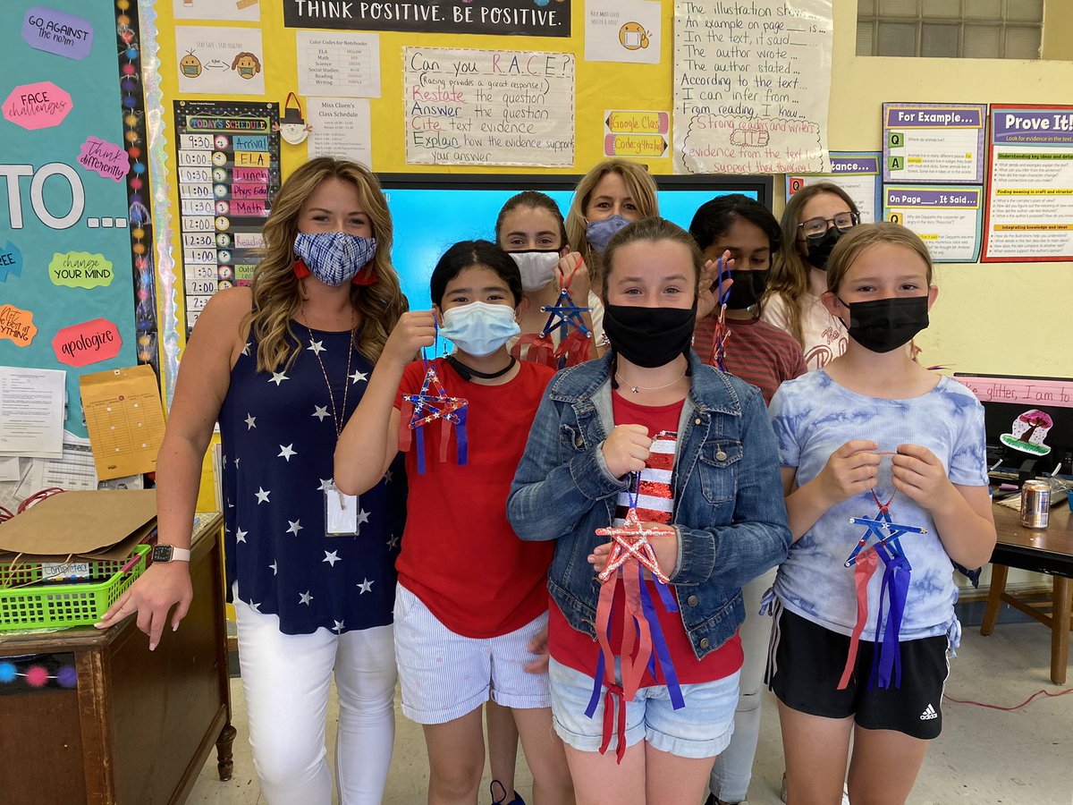 MissCluen's tweet photo. Some more Red, White and Blue fun! ♥️🤍💙 @OFFICIALFSUFSD https://t.co/4ltyhAUhlh