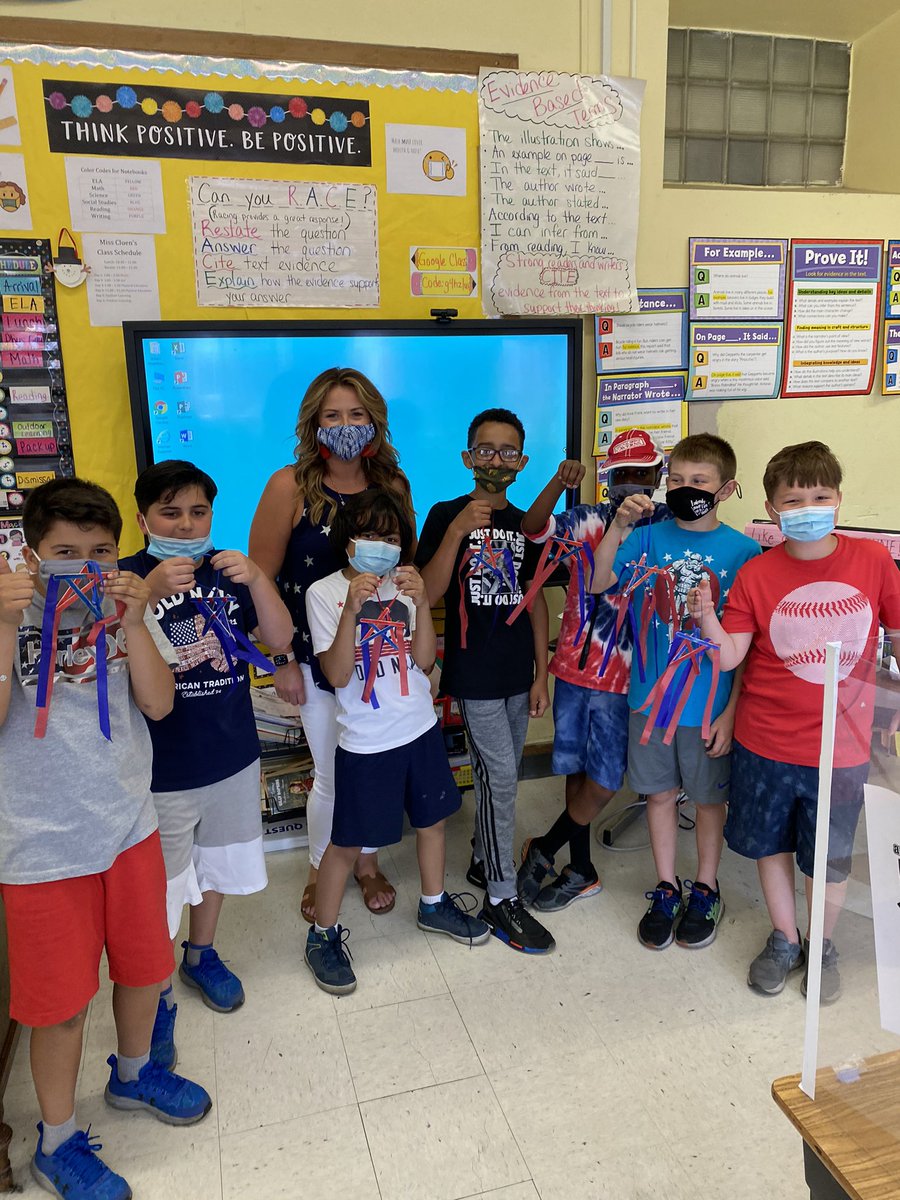 MissCluen's tweet photo. Some more Red, White and Blue fun! ♥️🤍💙 @OFFICIALFSUFSD https://t.co/4ltyhAUhlh