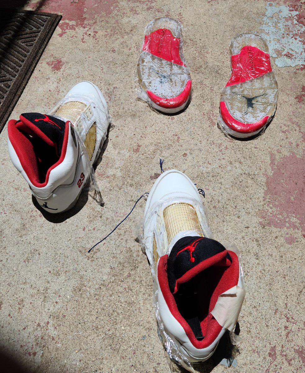 ifixyakicks's tweet photo. These motherfuckers mad that I'm icy

#jordan #jordan5 #firered5 #firered #blacktongue #sneaker #restoration #icysoles #jumpman #nike #nikeair #airjordan #saloncare40 #reshoevn8r #amc #AMC500k #AMCSTRONG #AMCAPES #AMCtothemoon #AMCFORLIFE $amc #gme #GMESQUEEZE #GMEtothemoon $gme https://t.co/cggktJX9My