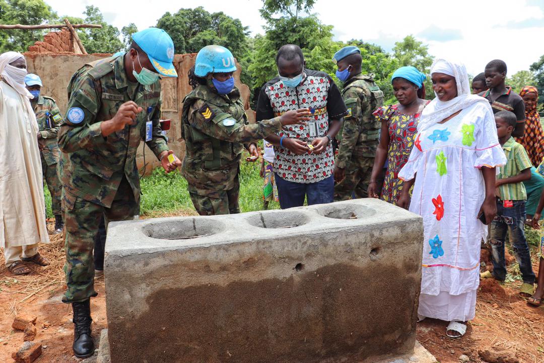 RwandaUN's tweet image. 29th May is @UN #PeacekeepersDay!!

➡#Rwanda🇷🇼 is currently the 2nd largest contributing country to UN Peacekeeping with more than 6,300 military &amp;amp; police deployed.

➡They perform UN peace operations in Abyei, the Central African Republic, Haiti, Sudan &amp;amp; South Sudan.