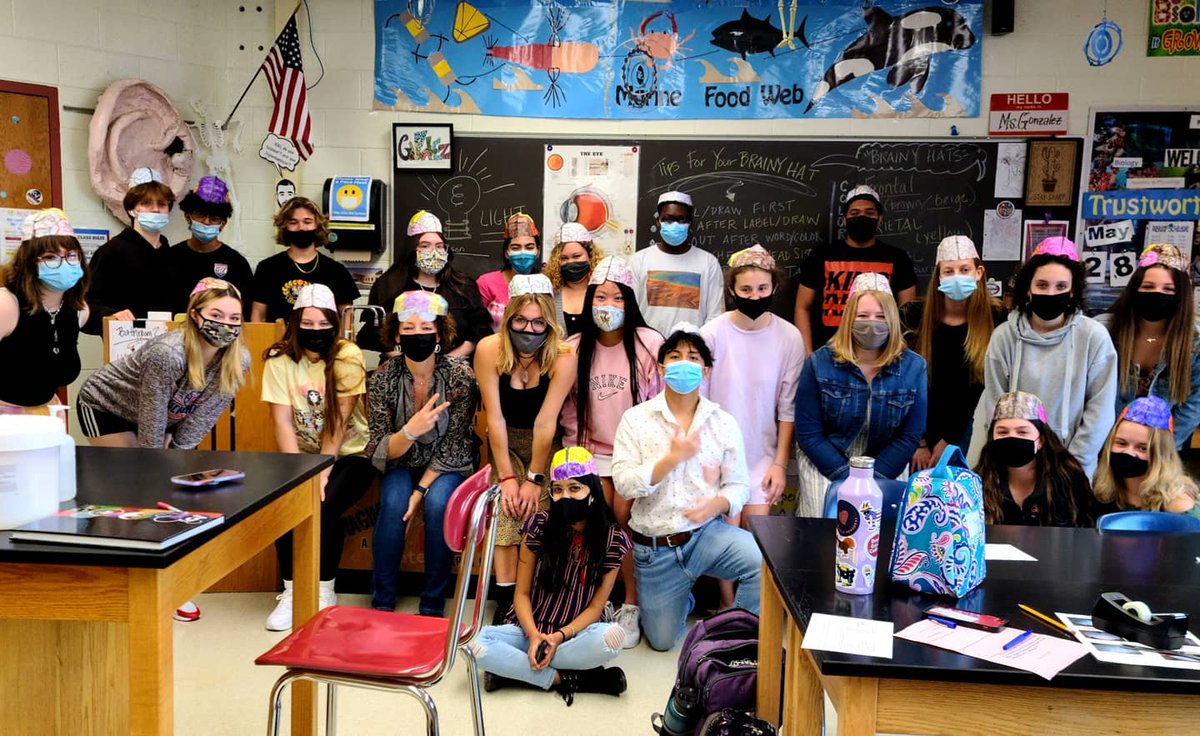 MsGsci's tweet photo. A &amp; P students donned their Brainy Hats &amp; shared some brain knowledge along the way  
                   🧠👍🏽

#brain #anatomy #physiology #nervoussystem # https://t.co/YCg2xQJtjA