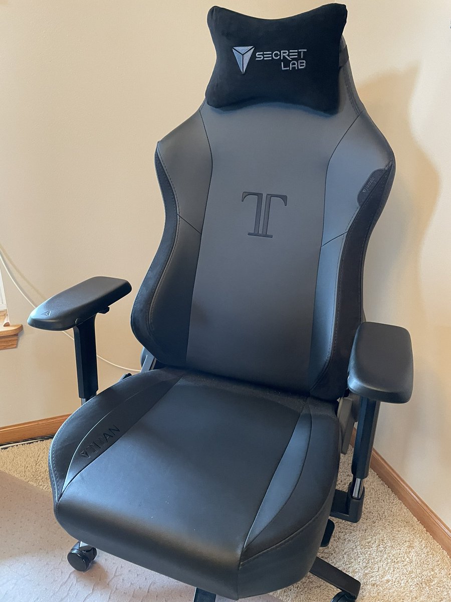 dklamert's tweet image. Loving the new office chair! #Secretlab