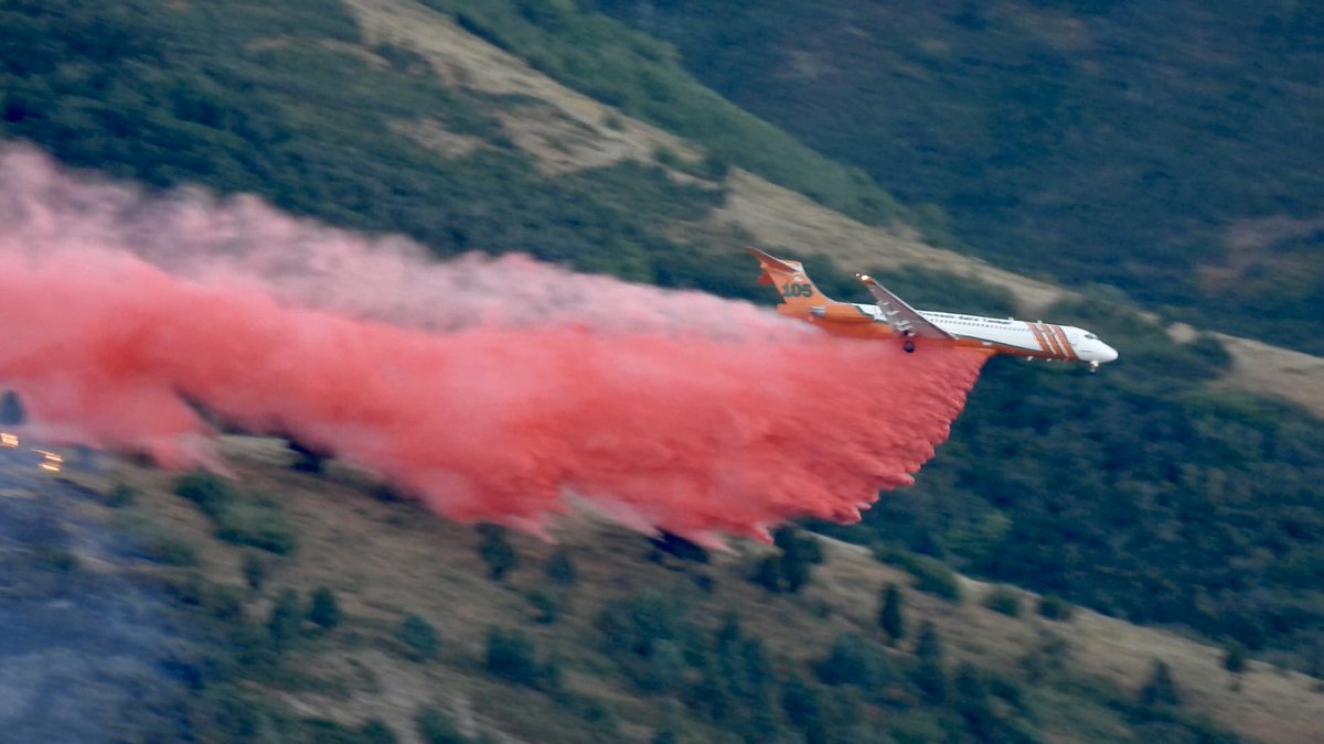 SLCScanner's tweet photo. #Breaking #WildFire #GoatSpringsFire is located on the Simpson Mountain Range west of #Eureka in #JuabCounty Its estimated 50 acres involved. 2 structures have been lost. This fire is human caused and under investigation. https://t.co/gDKBPFJIMZ