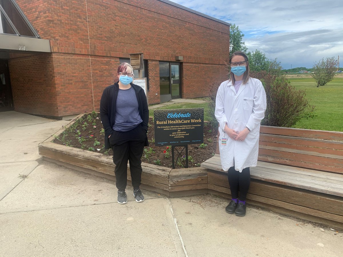 AlbertaRhPAP's tweet photo. The Grimshaw Area Attraction and Retention Committee sends a heartfelt thanks to local health-care heroes during #abruralhealthweek #Grimshaw #MDofPeaceNo135 #ruralhealthmatters https://t.co/cjt8DaCyHR