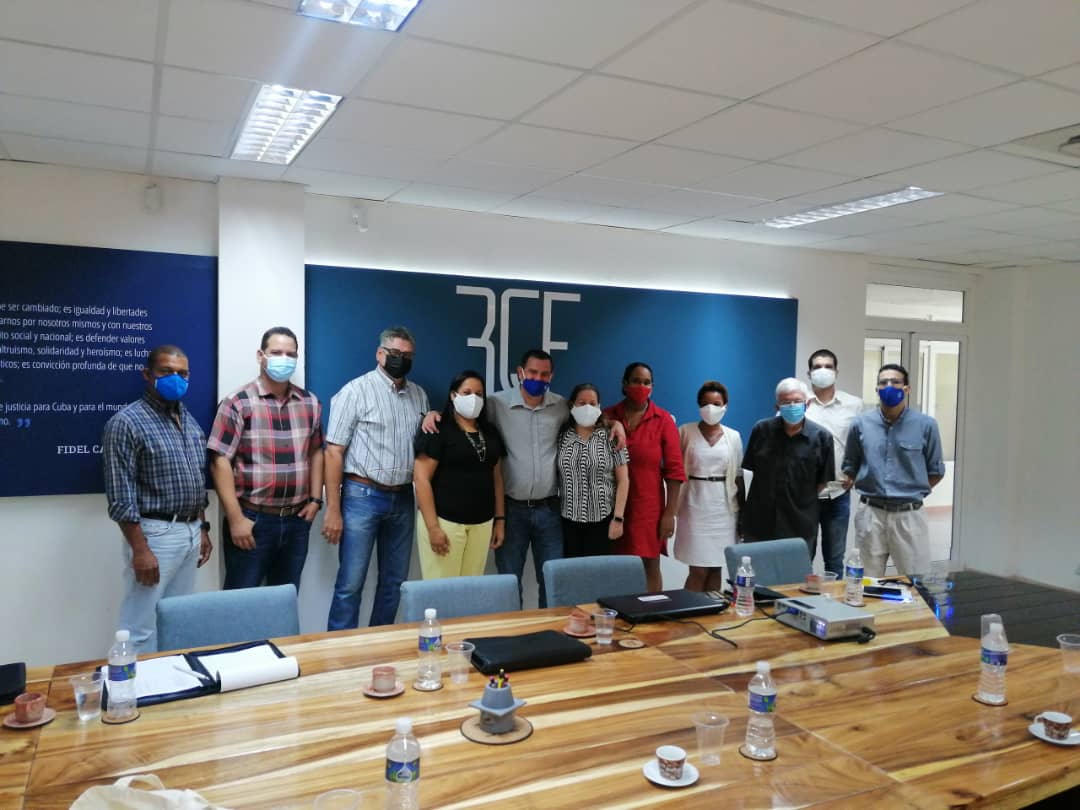 PCTHabana_3CE's tweet photo. 👉La Ministra de @MINCOMCuba realizó visita al @PCT_Habana en @universidad_uci e intercambió con su Junta Directiva los principales resultados y potencialidades de cara al desarrollo de proyectos de Ciencia, Tecnología e Innovación con alto impacto nacional y la exportación. 🇨🇺 https://t.co/p4g3e7XeGF