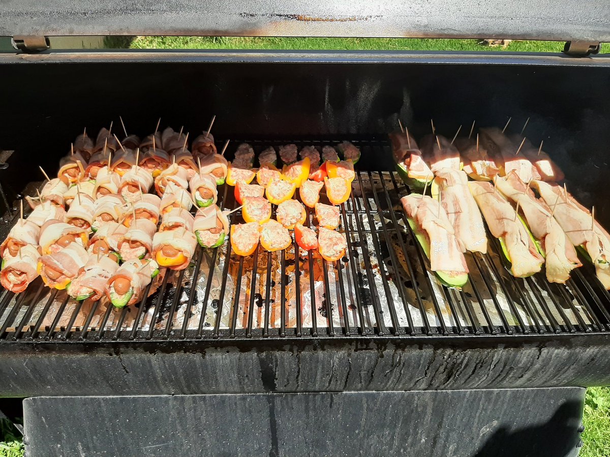 #ferociou4416 #Distrct53 #pacnorthproud Treager Dinniner. Smoked stuffed veggies w/ sauge cream cheese filling topped with little smokey and bacon...most call these Buffalo Turds.