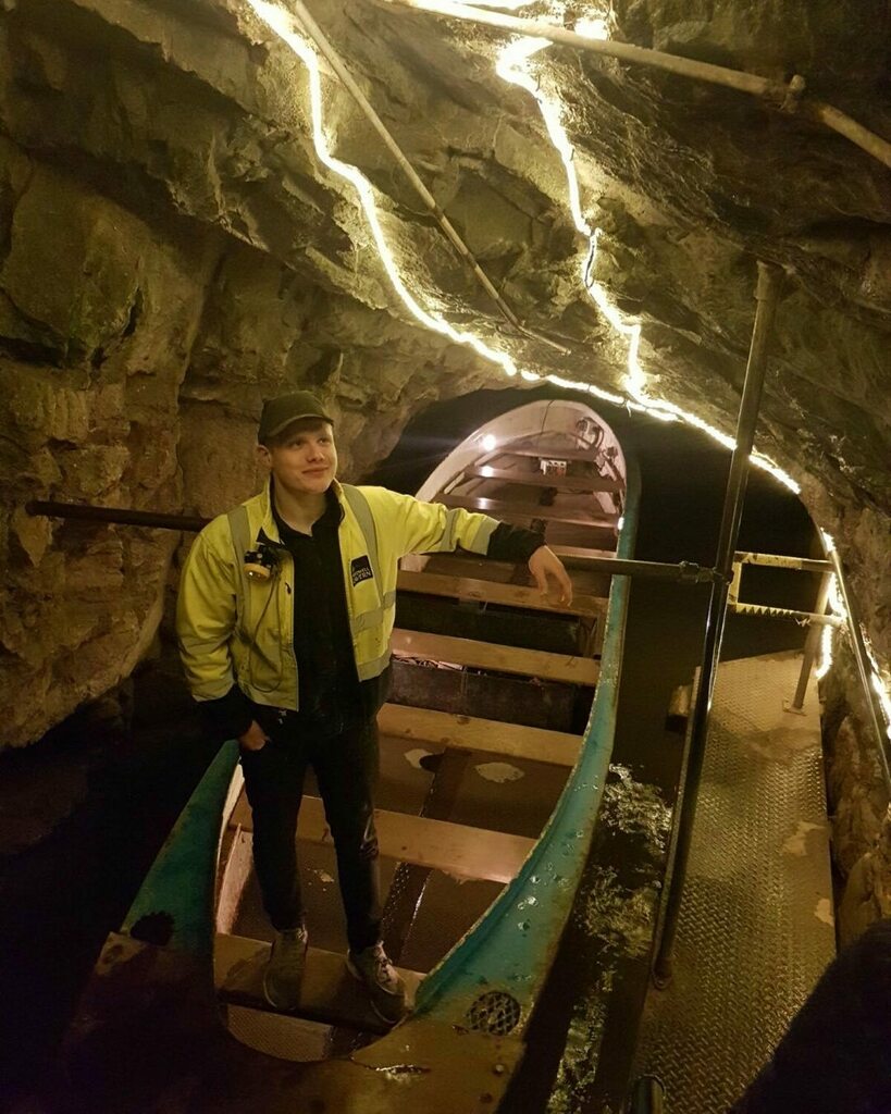 Speedwell Cavern tweet media
