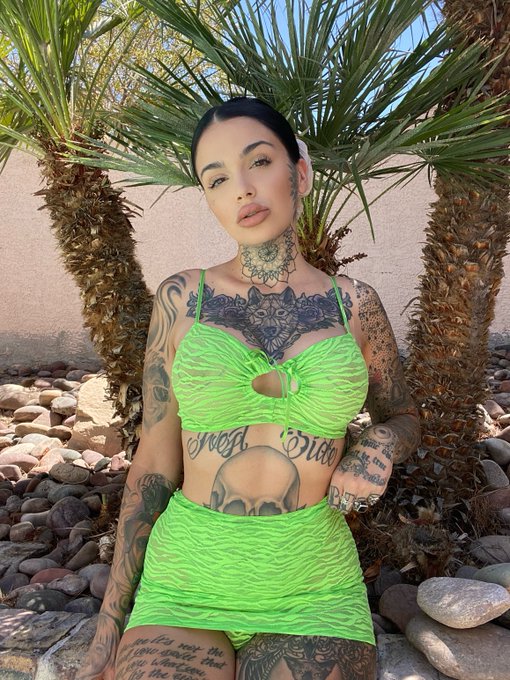 Repost 💚 $3  https://t.co/cyvvC5OFu4 https://t.co/jC5gFKNCfO<a href="/tag/avntrophygirls"class="tags"><span>#avntrophygirls</span></a>