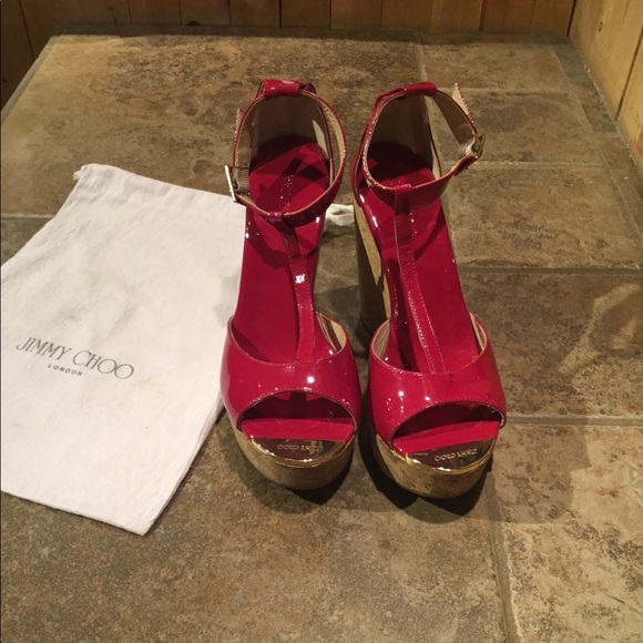 TheRowdyFox's tweet photo. So good I had to share! Check out all the items I'm loving on @Poshmarkapp #poshmark #fashion #style #shopmycloset #ullajohnson #jimmychoo #nike: https://t.co/Z01qA1m2kS https://t.co/sXAcViJkvr