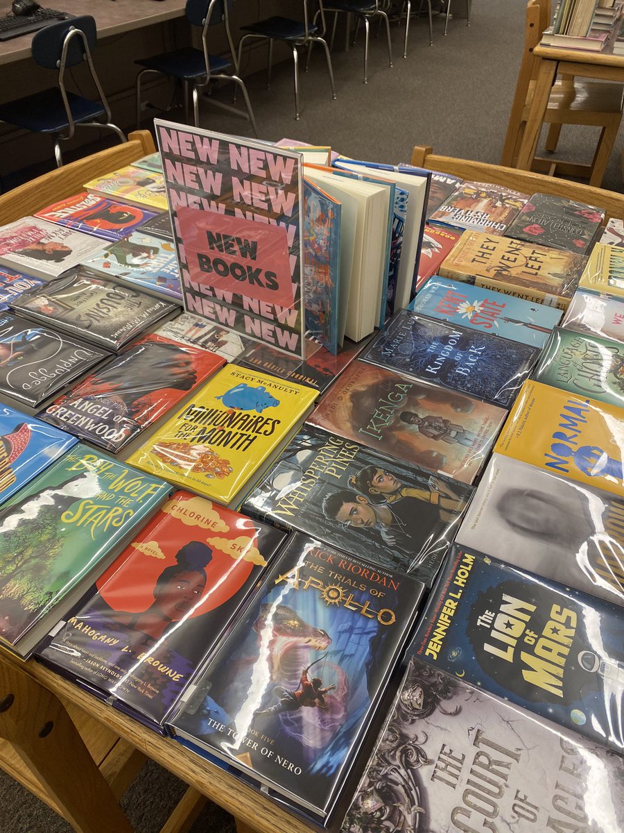 LCMSLib's tweet image. LCMS is ready for #summercheckouts ❤️ easy grab and go style! Let’s keep up that reading momentum! #LCMS #SRVUSD #SRVLibraryLove
