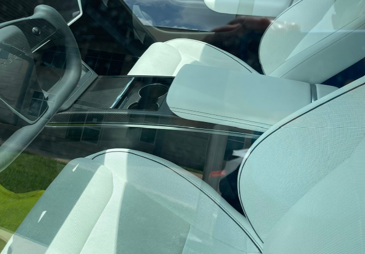 tesladisruption's tweet photo. That Black Stitching is 🔥🔥🔥🔥 #Tesla $TSLA #TeslaDisruption #TeslaModelS  #RefreshedModels https://t.co/ye8yzdQZXV