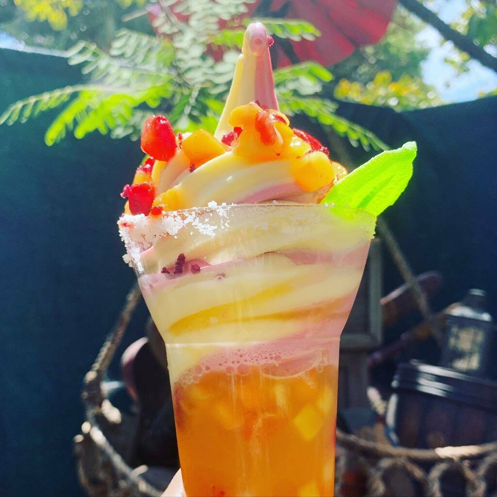 icecoldpenguin's tweet photo. Dole whip raspberry lemon float at tropical hideaway @disneyland @disneyfoodblog @allearsnet #dolewhip #dolewhipfloat @hulagirlsshaveice #disneyland #disneyparks #disneyday #thelittlemermaid #ariel #flounder #disneybound #disneybounding #dca #californiaadventure https://t.co/gBa6znjmC9
