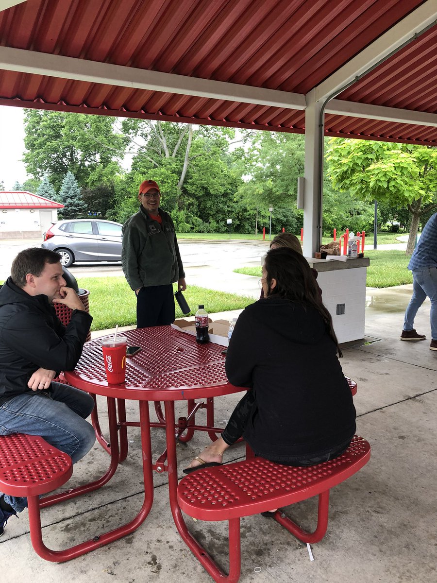 RiseBoone's tweet photo. Thank you @joeymh43 for making all the staff individual pizzas to celebrate our teachers hard work and dedication to our scholars.  #WeRRISE #BooneNation https://t.co/8TbrffwuDC