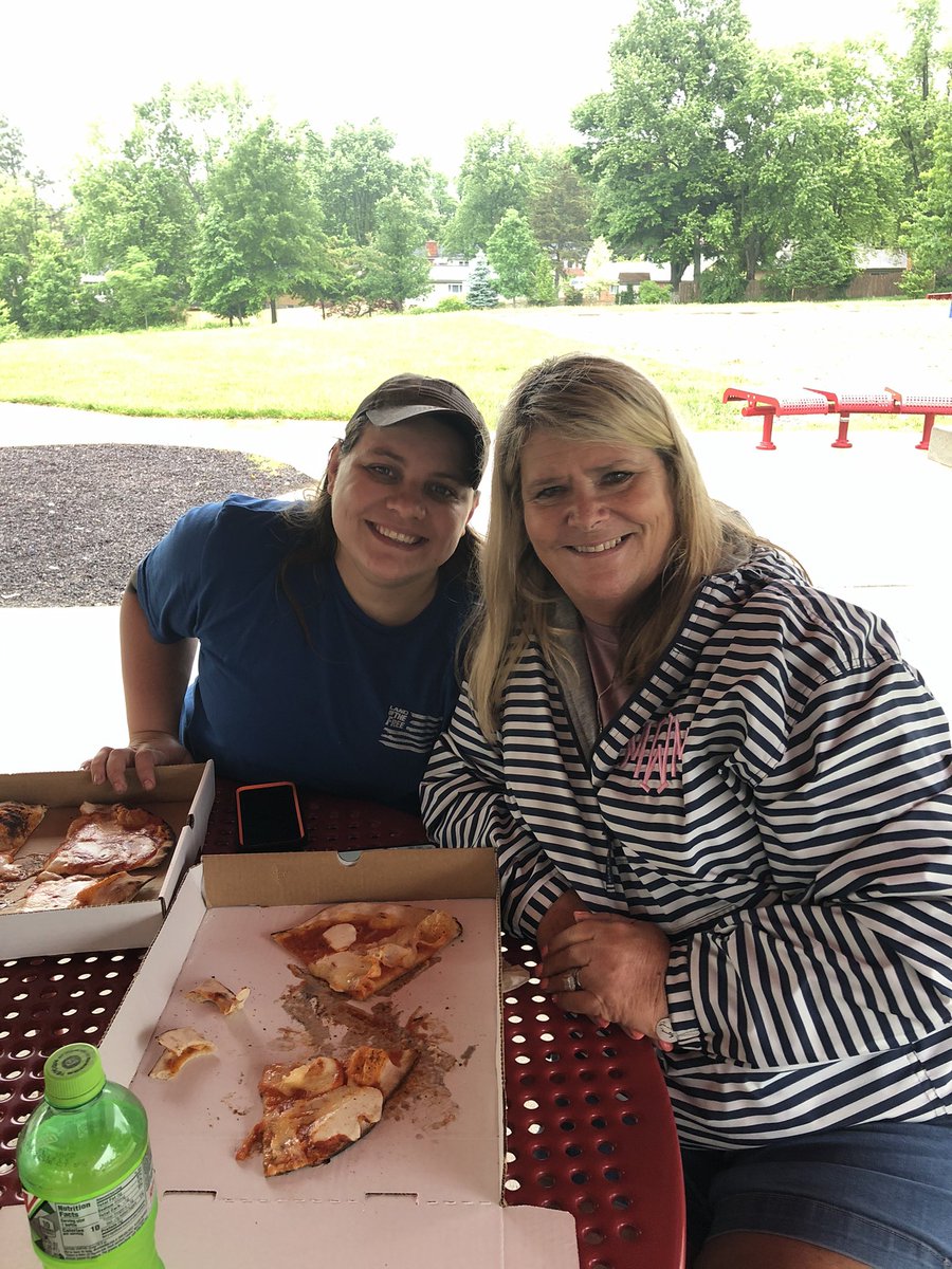 RiseBoone's tweet photo. Thank you @joeymh43 for making all the staff individual pizzas to celebrate our teachers hard work and dedication to our scholars.  #WeRRISE #BooneNation https://t.co/8TbrffwuDC
