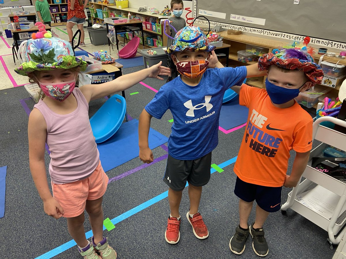 msflanary's tweet photo. Hh is for Hats! #BackwardsBootcamp @MVESEagles https://t.co/1j1j41wKNT