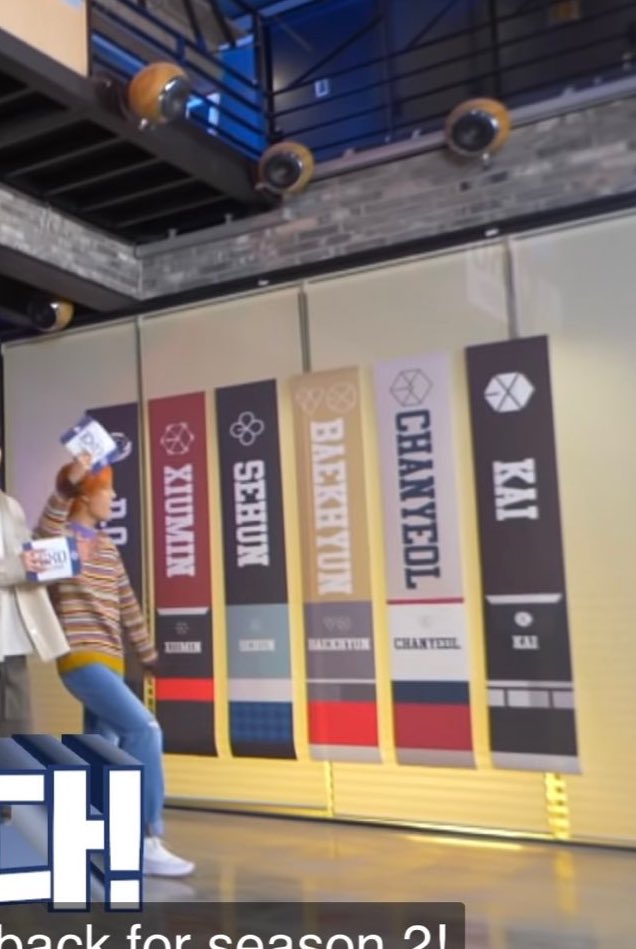 chanisbaek's tweet photo. The banners on the side have their names and exo logos
 
Kai - Mama
Chanyeol - EXODUS
Baekhyun - XOXO
Sehun - Lucky One
Xiumin - Monster
D.O. - Lotto https://t.co/Rbn9xW2rdB