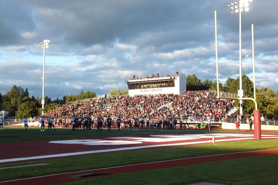 Excited to announce I have received my first roster spot offer from Alma College for Football! Thanks <a href="/CoachCouchAlma/">Jason Couch</a> <a href="/AlmaCoachCole/">Scotty Cole</a> @J_Tahaney10 for this opportunity! #GoScots #KILTSTYLE