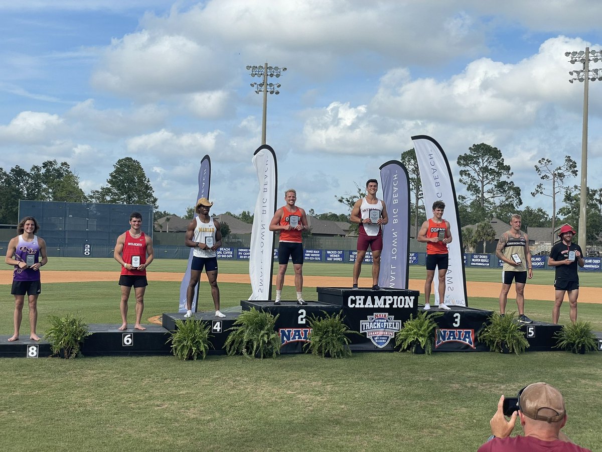 doanepolevault's tweet photo. Another Great Day to be a Tiger! 🐯 @LeviSudbeck made 5.05/16’ 6 3/4” (PR) finishing National Champion Runner-up!!  @Connor_Floyd23 made 5.00/16’ 4 3/4” for 3rd!! #DoaneTF https://t.co/OyCik48Mu1