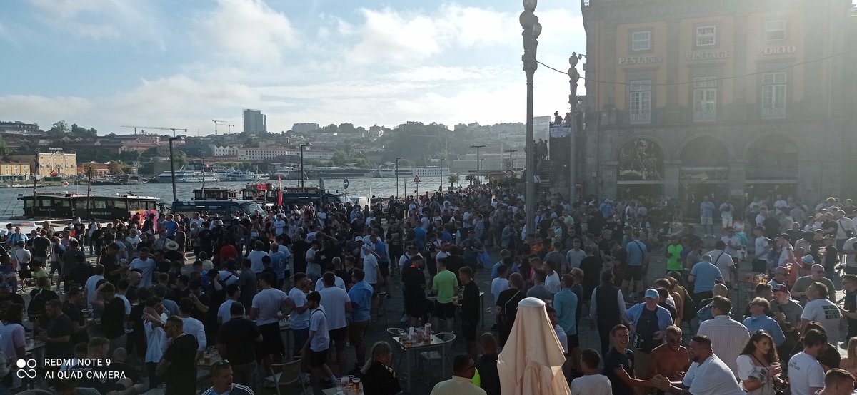In Porto it's manic 😂😎 bring on the final .⚽🏆