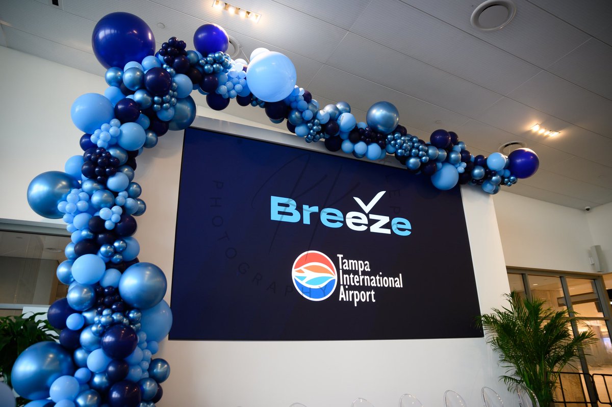 doseofaviation's tweet photo. What a great start for @BreezeAirways yesterday! Congratulations to @DavidNeeleman and the wonderful Breeze crew on a successful launch.
#flybreeze #breezeairways #inauguralflight #davidneeleman #aviation #planespotting #airline #pilot https://t.co/QiIoDj6sr5
