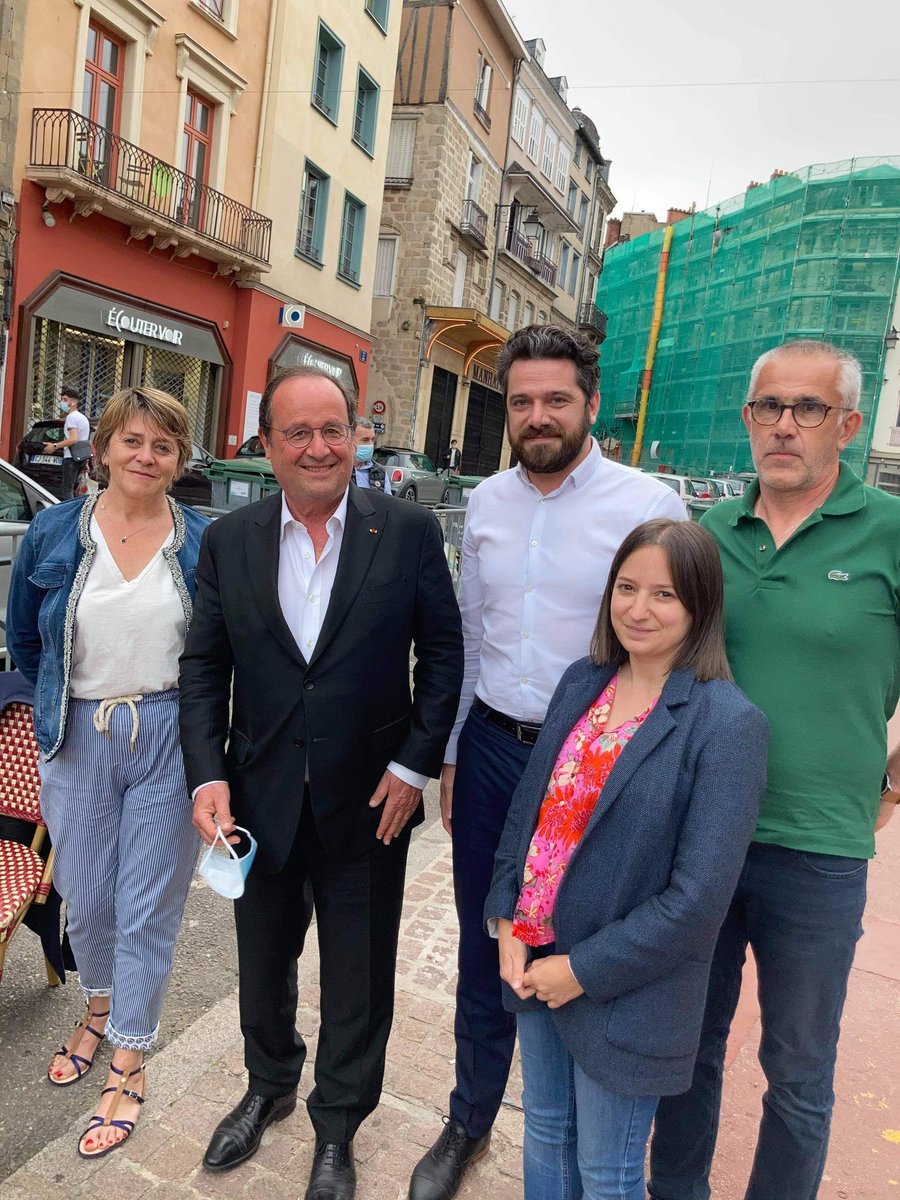 g_fourgeaud's tweet photo. Limoges centre névralgique aujourd'hui. Presence d'@al_rousset aux côtés d'@AndreaBrouille pour les élections régionales et rencontre impromptue avec @fhollande
Les terrasses sont pleines, le printemps est là, les victoires de la gauche viennent @hautevienneunie
 #nosterritoires https://t.co/s7DuWZ5I5L