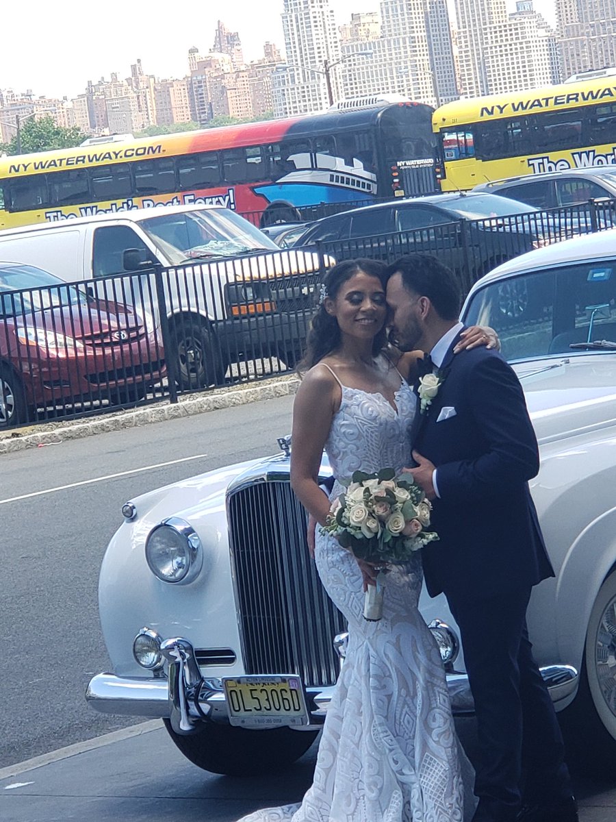 actionlimo's tweet photo. Action Limousine Inc 
732-754-4660
https://t.co/D25nMVIIzi

#limoservice #njweddings #njweddingvenue #njgroom #njbride #actionlimo #partybusnj #limosnj #engaged #weddingwire #theknot #theweddingpro https://t.co/76M0AyrMXq