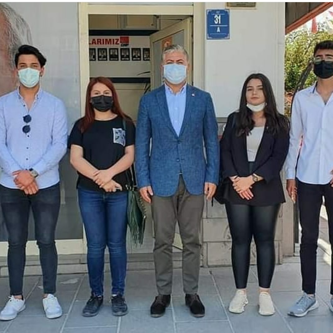 Ankara Milletvekilimiz Sayın Murat Emir' le birlikte Halkçı Liselilerin çalışmaları ile ilgili görüştük Sayın Vekilimiz Murat Emir'e Teşekkür ederiz 🙏🏻🌹