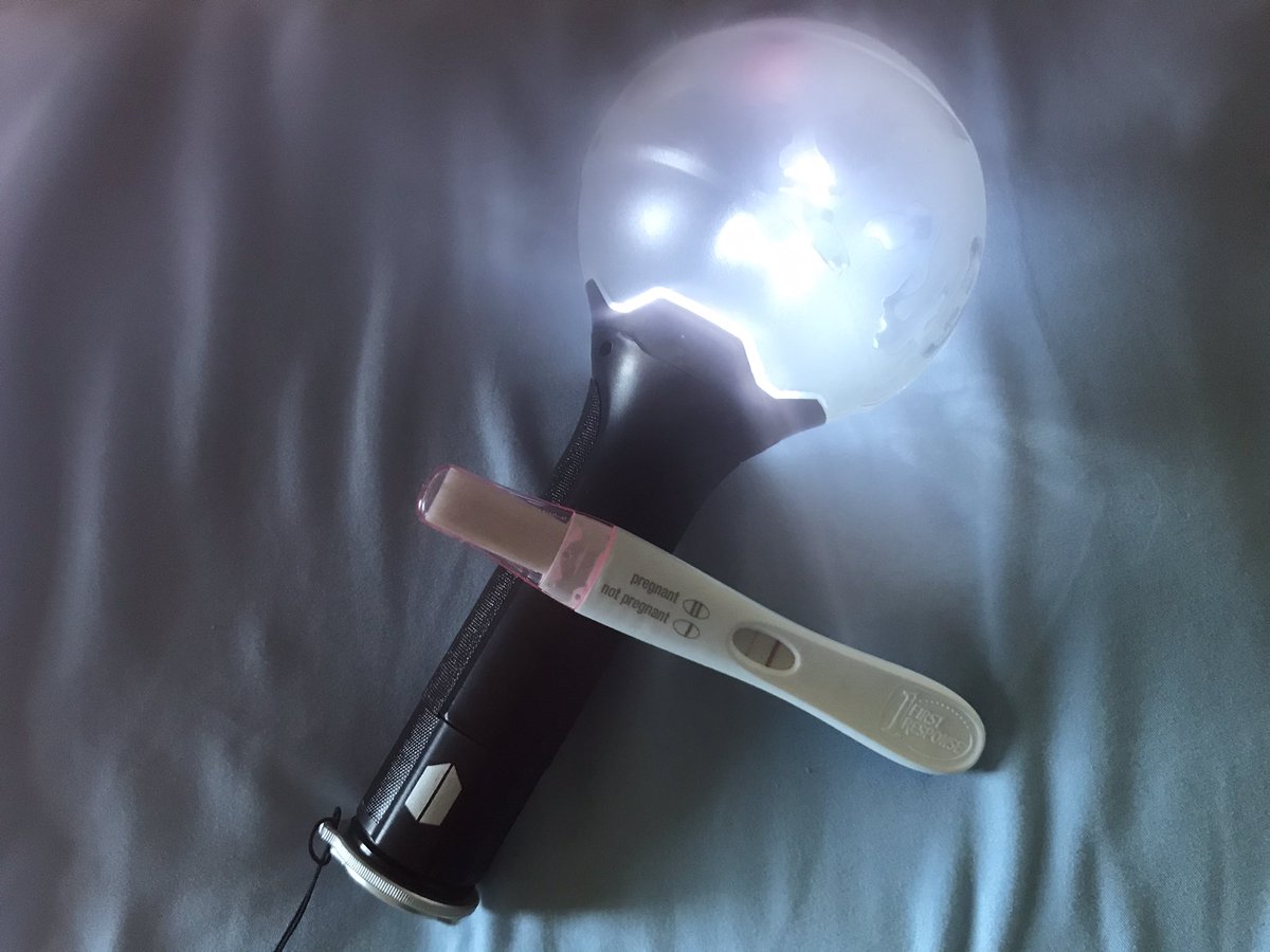 btsthought_s's tweet photo. Not telling my IRL friends about this yet, so I thought I’d tell you all. Just recently found out I’m expecting my second child. New baby ARMY due late January 2022! https://t.co/ARN6r5uhAP