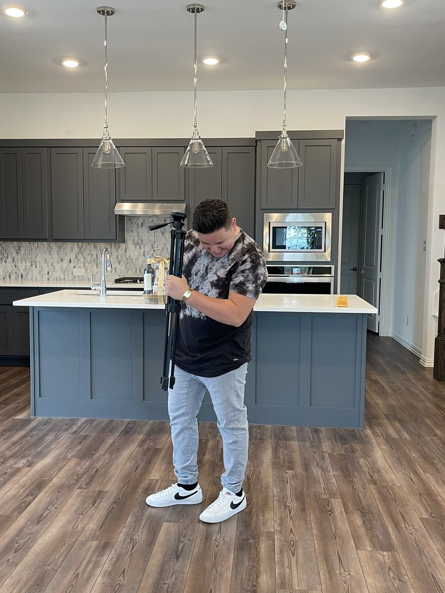 3CFilm's tweet photo. Ya boi officially a home owner🥲 Thank you to everyone who supports me.. you made this possible for me🙏🏻 https://t.co/uAN4q4Kicy