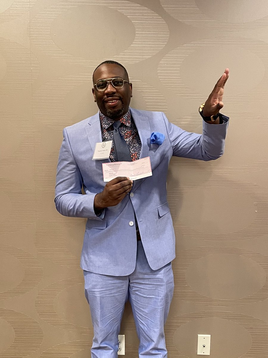 themediques's tweet image. Congrats to Dr. Harper for receiving the @MoAcep Hannah’s Missouri Resident of the Year Award. @MoAcep also donated $500.00 to the MediQues! #mediques #omegapsiphi @TauChapterQues @OfficialOPPF #EmergencyMedicine @SLUEMRes