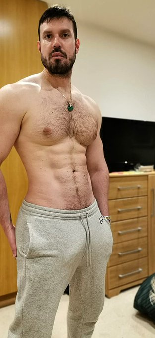 2 pic. Friday in night ! https://t.co/pj9dQnqdOh