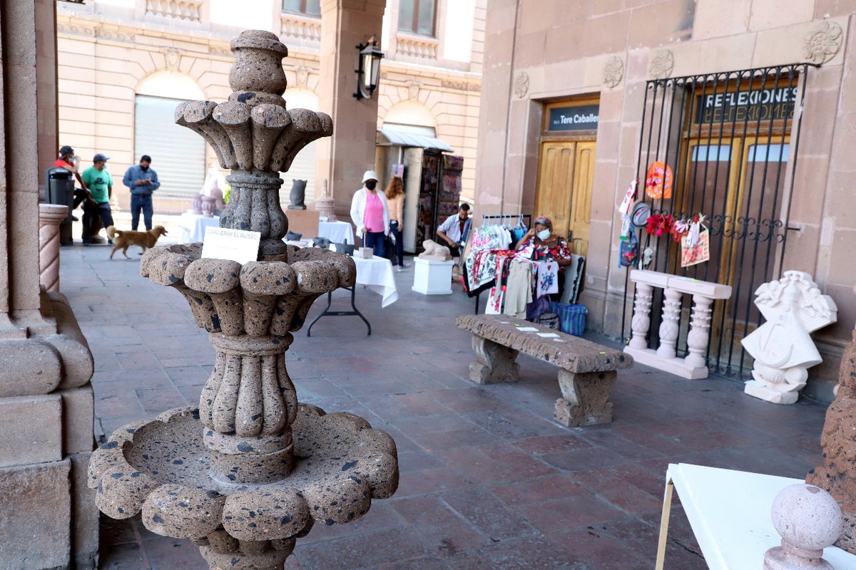 SLPMunicipio's tweet photo. A las afueras de Palacio Municipal fue inaugurada la exposición de trabajos del Instituto de la Cantera de la comunidad de Escalerillas. 

¡Disponible hasta el 5 de Junio! 

Adquiere piezas que han dado fama nacional e internacional a #SanLuisPotosí.🙌🇲🇽
#ConsumeLocalSLP #SLP https://t.co/JfnH99XApd