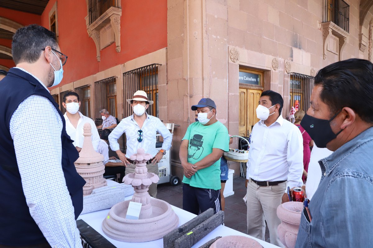 SLPMunicipio's tweet photo. A las afueras de Palacio Municipal fue inaugurada la exposición de trabajos del Instituto de la Cantera de la comunidad de Escalerillas. 

¡Disponible hasta el 5 de Junio! 

Adquiere piezas que han dado fama nacional e internacional a #SanLuisPotosí.🙌🇲🇽
#ConsumeLocalSLP #SLP https://t.co/JfnH99XApd