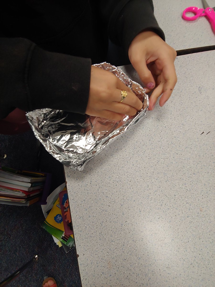 MsBarbeesClass's tweet photo. Today we built boats from aluminum foil and tested to see how many pennies they could hold before sinking. Our record was 216 pennies!! #STEM #STEMeducation #science #sciencehappens @AliefISD @AliefScience @YgbInt @YgbIntScience https://t.co/NkmKQTN23N